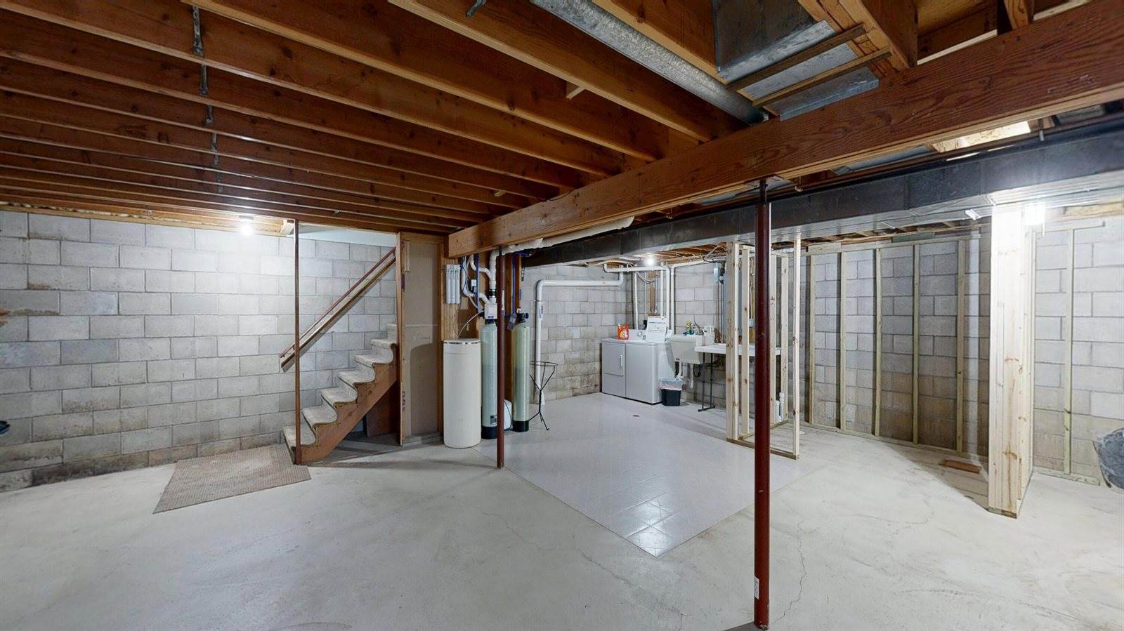 1719 South Highland Dr, Sparta, WI 54656