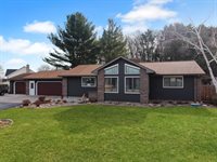 1719 South Highland Dr, Sparta, WI 54656