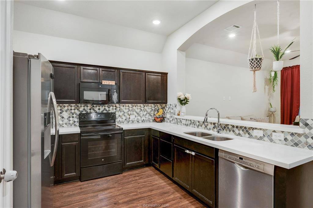 2126 Markley Drive, Bryan, TX 77807