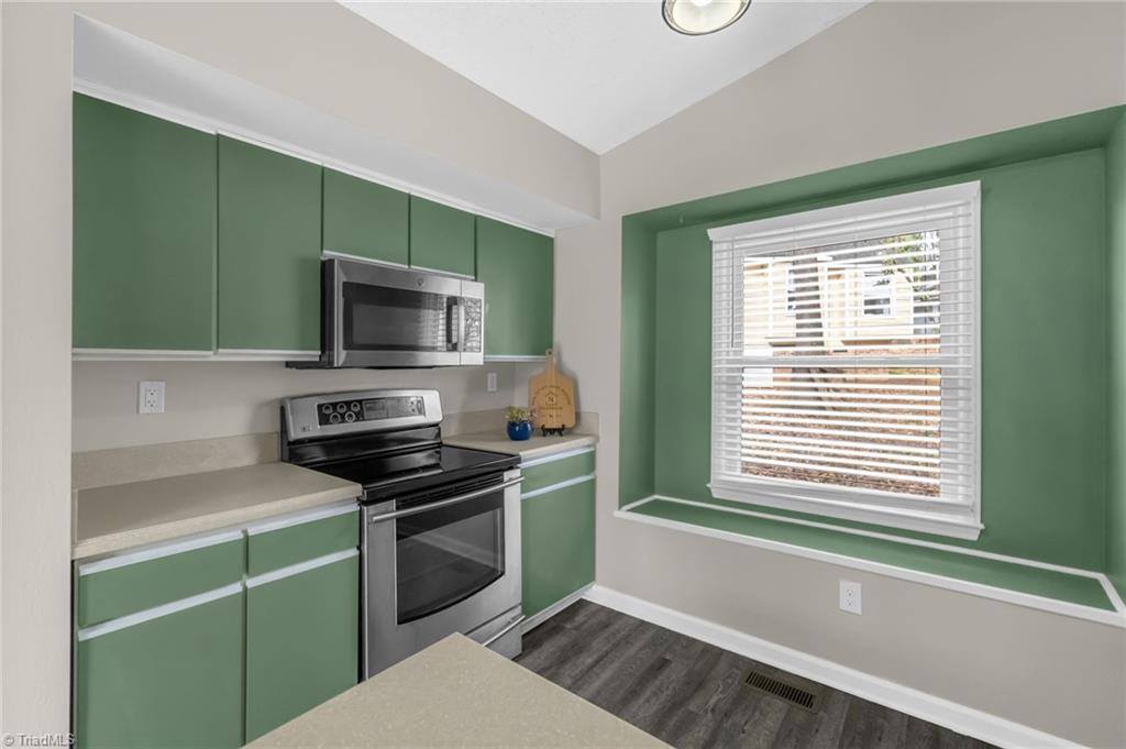 9 Dunnberry Court, Greensboro, NC 27455