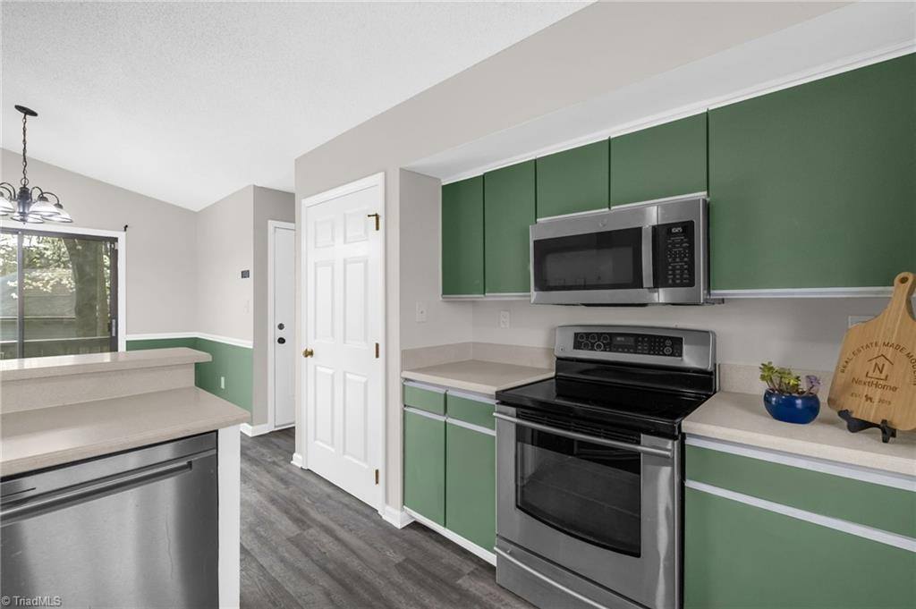 9 Dunnberry Court, Greensboro, NC 27455