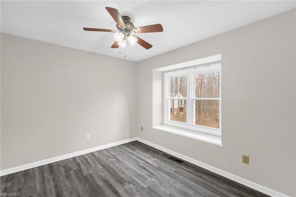 9 Dunnberry Court, Greensboro, NC 27455