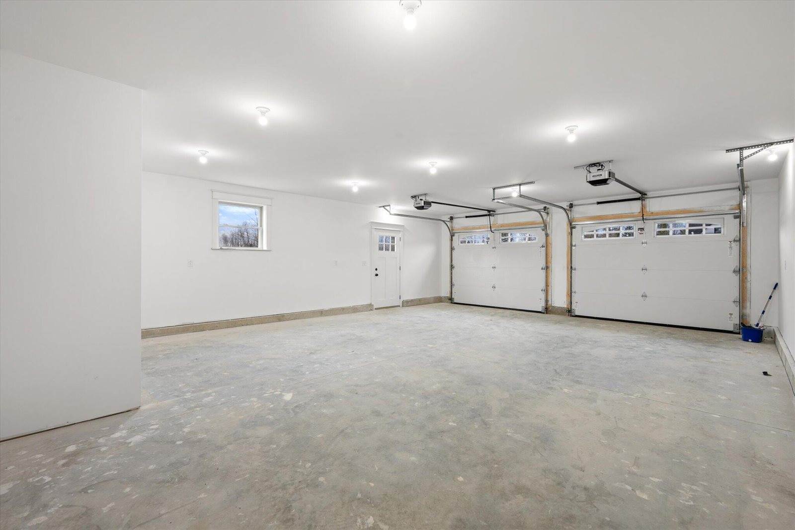 678 Streamside Avenue, Hermon, ME 04401