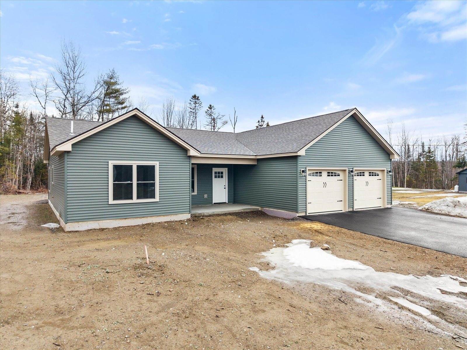 678 Streamside Avenue, Hermon, ME 04401