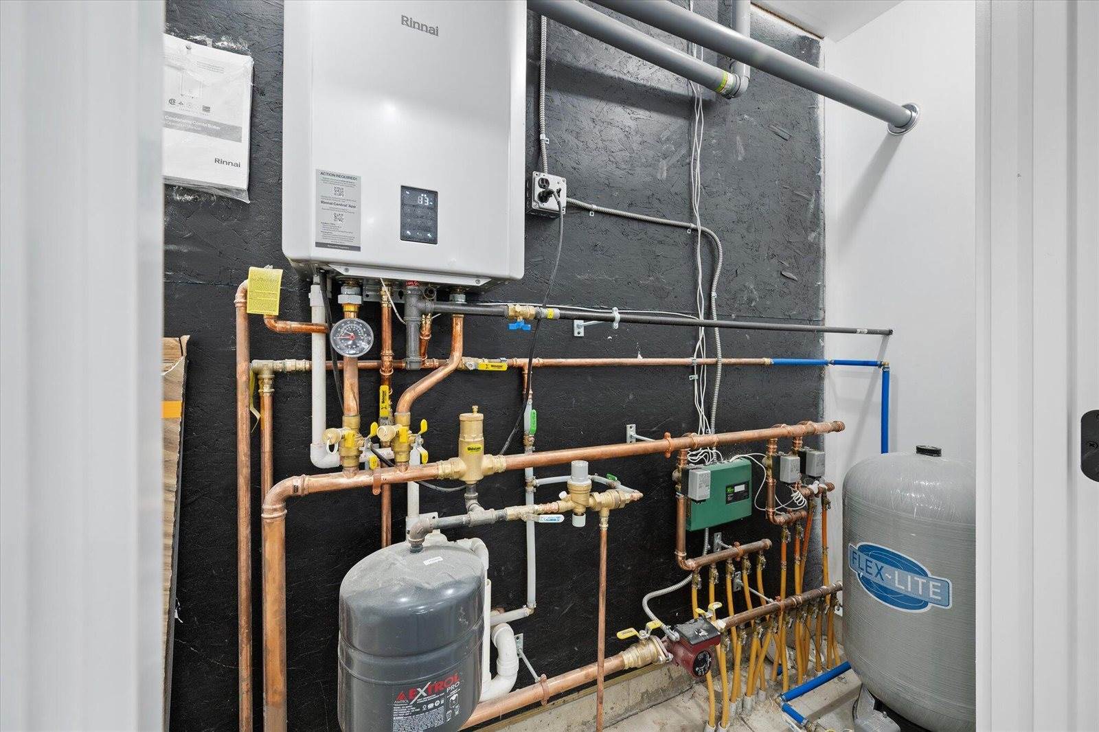 678 Streamside Avenue, Hermon, ME 04401