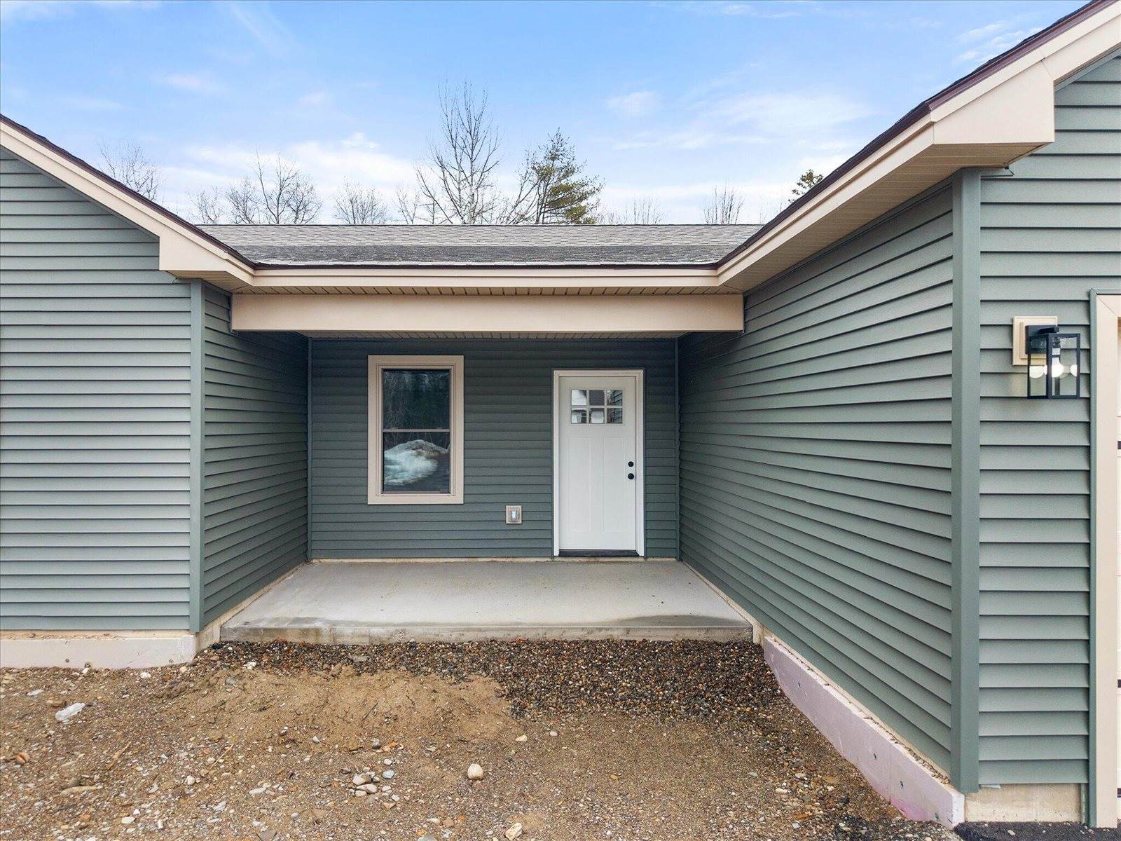 678 Streamside Avenue, Hermon, ME 04401