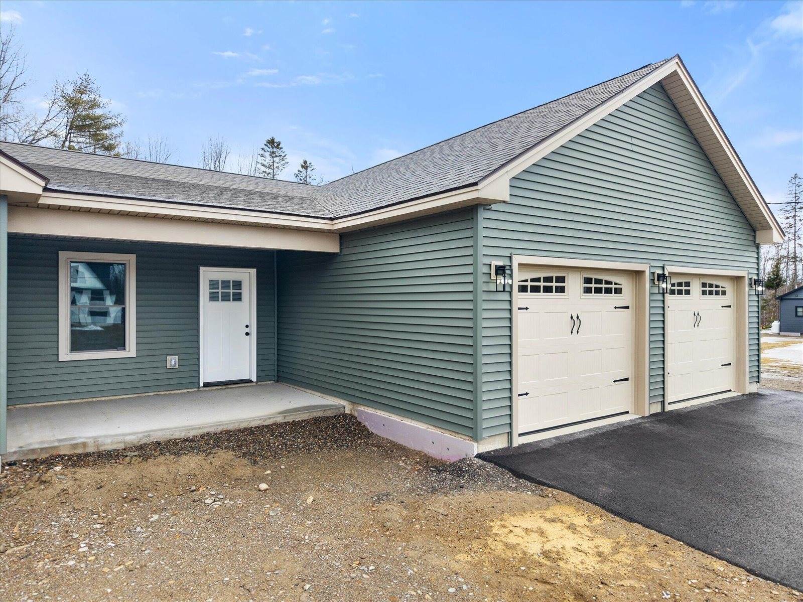 678 Streamside Avenue, Hermon, ME 04401