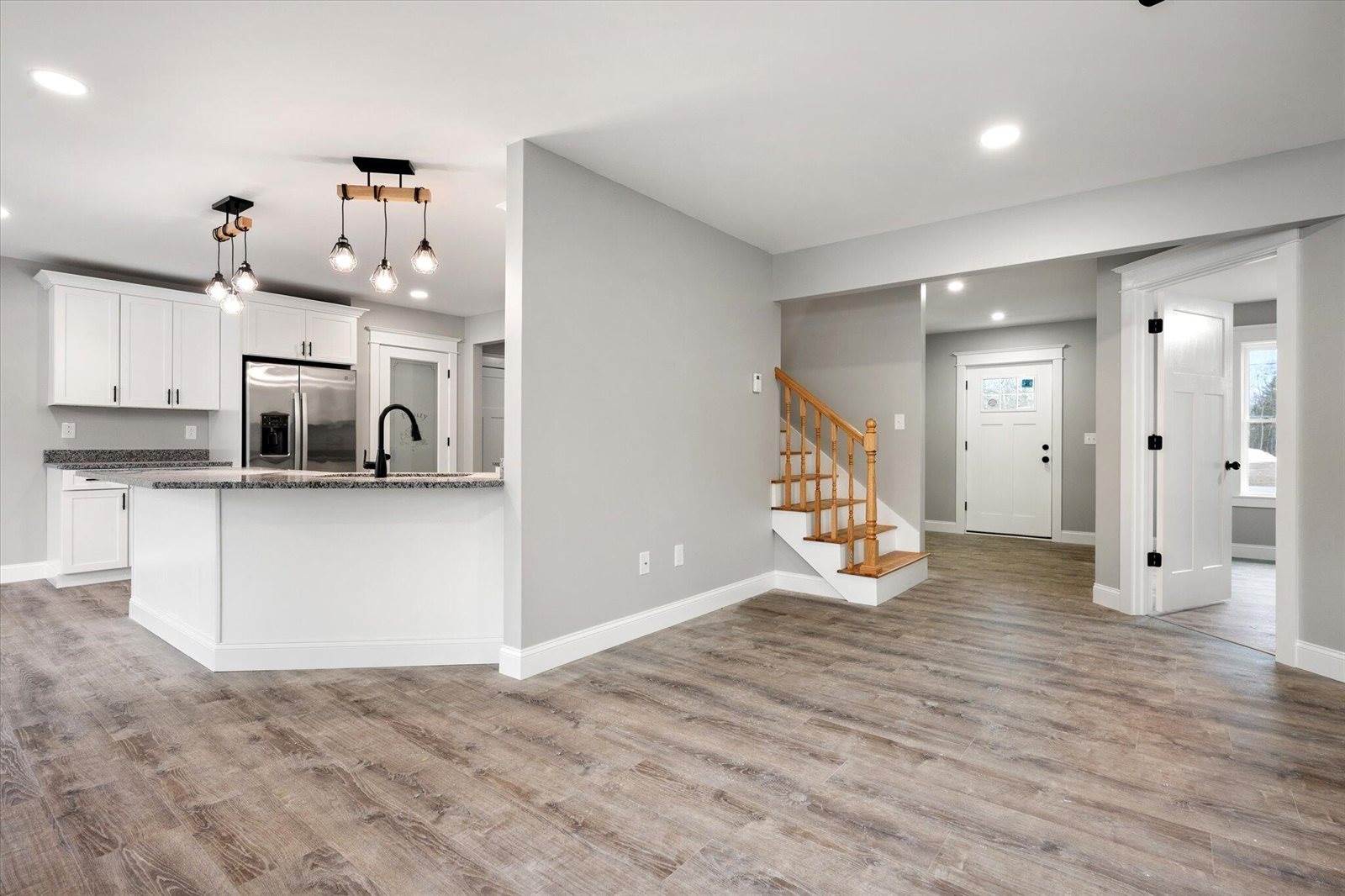 673 Streamside Avenue, Hermon, ME 04401