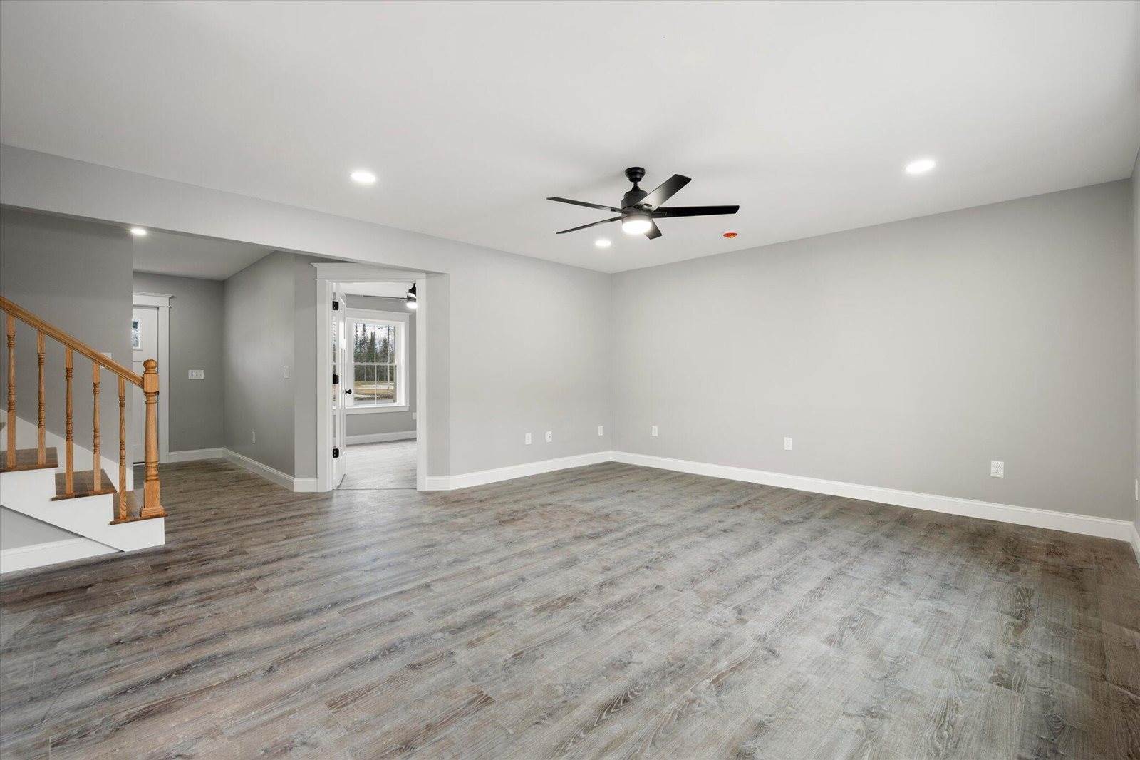 673 Streamside Avenue, Hermon, ME 04401