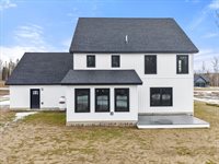 673 Streamside Avenue, Hermon, ME 04401