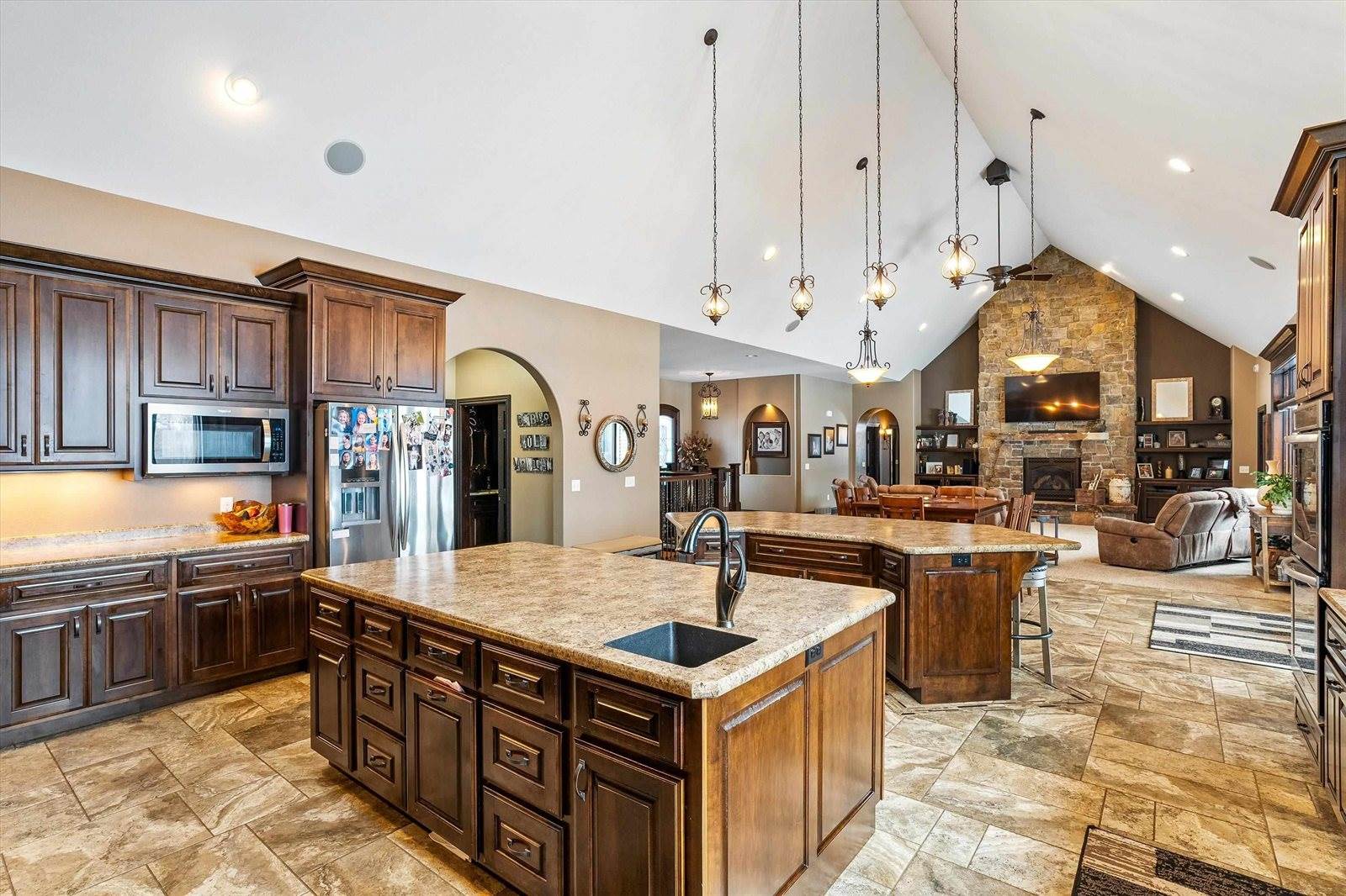 9073 Richfield Drive, Marshfield, WI 54449