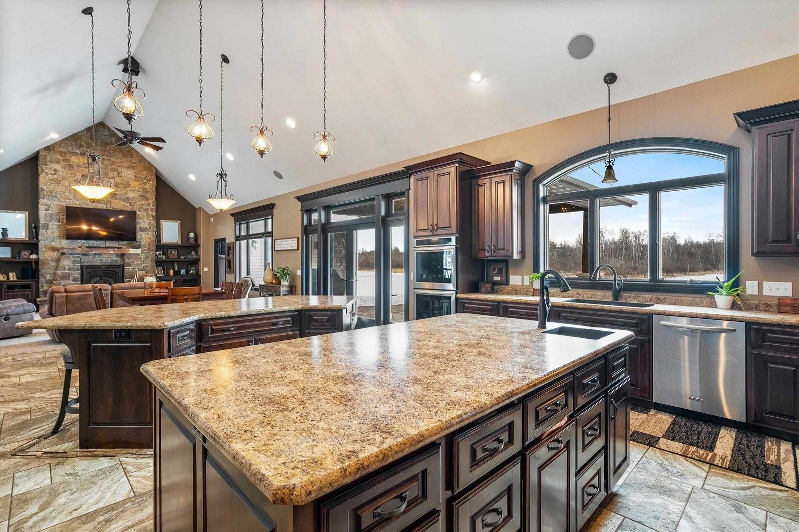 9073 Richfield Drive, Marshfield, WI 54449