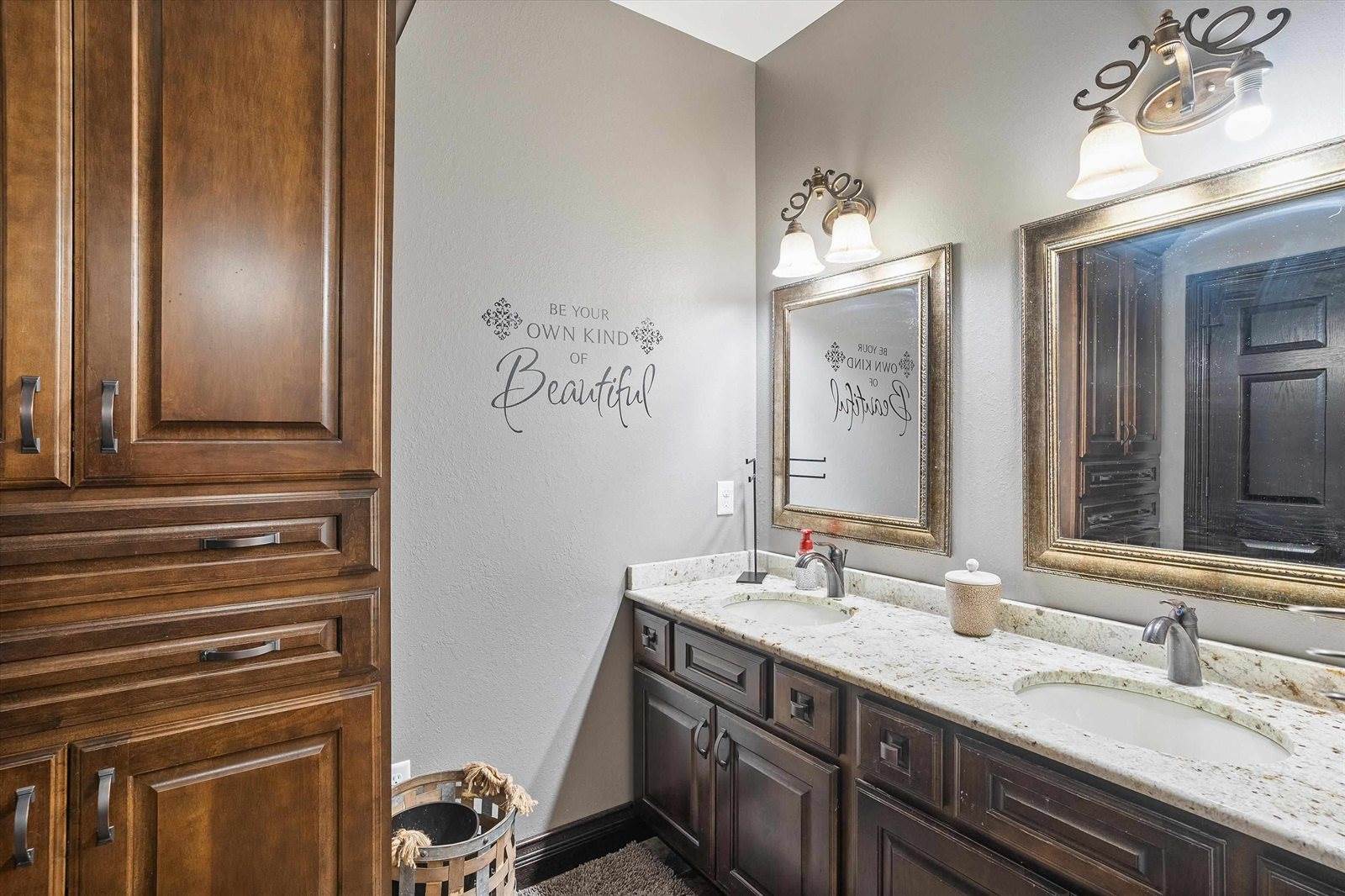 9073 Richfield Drive, Marshfield, WI 54449