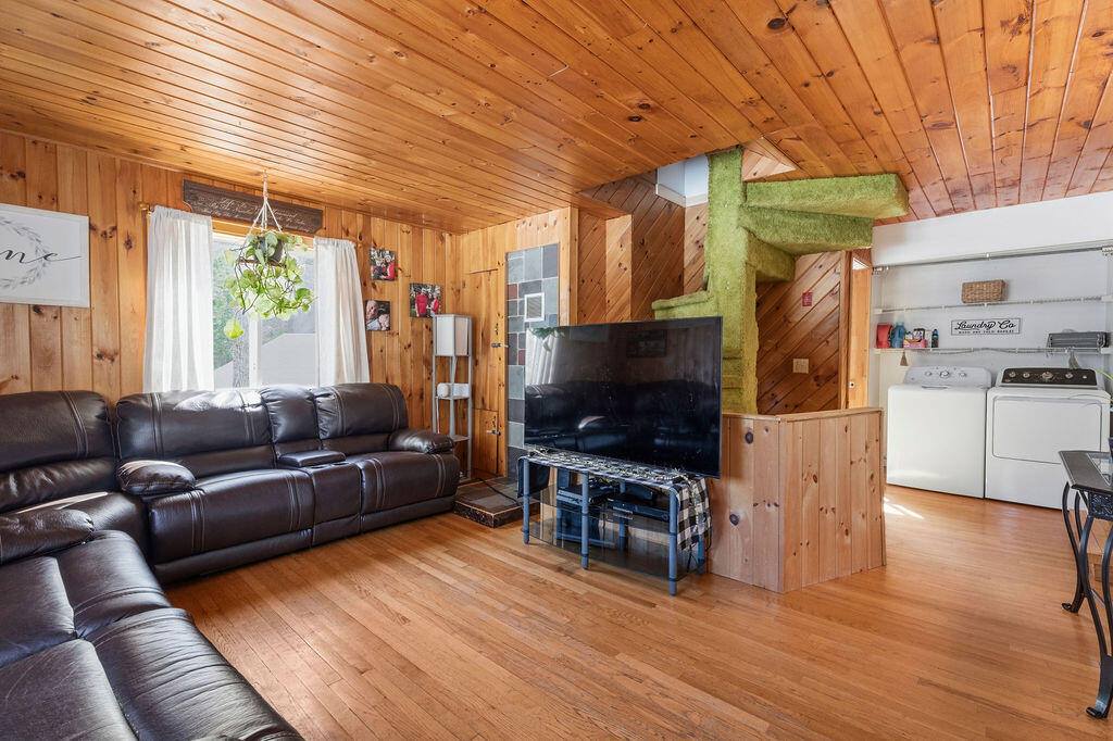 411 Levenseller Road, Holden, ME 04429