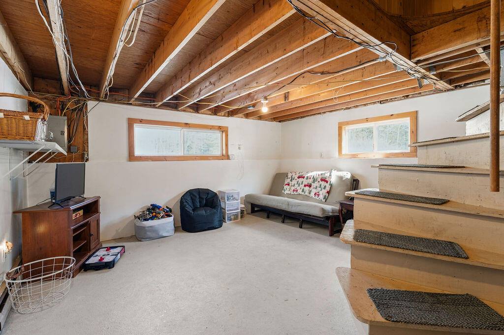 411 Levenseller Road, Holden, ME 04429