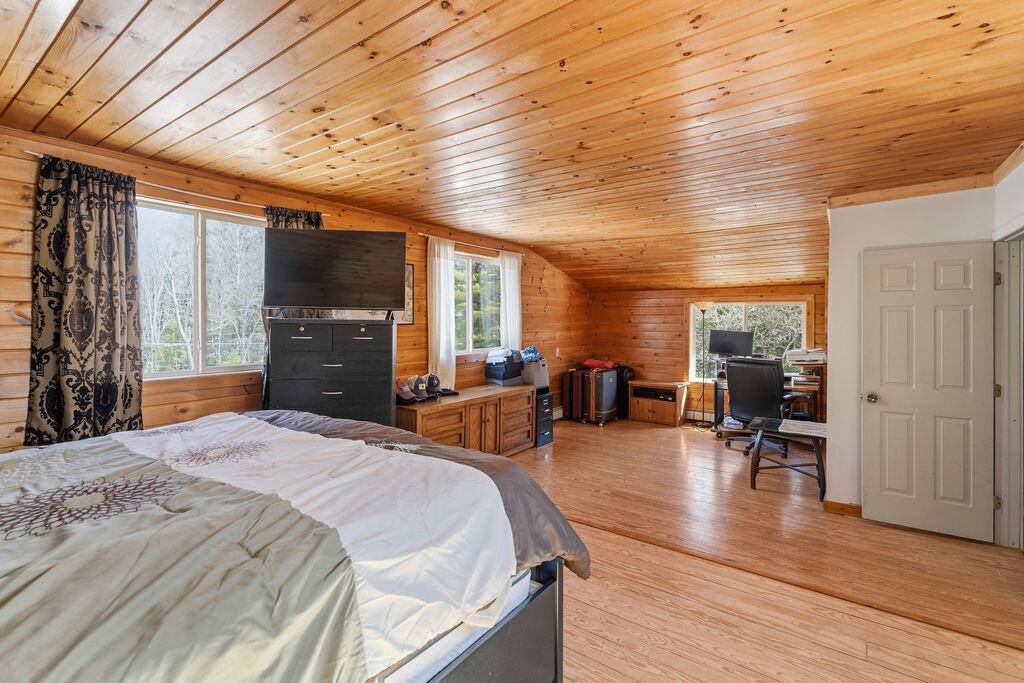 411 Levenseller Road, Holden, ME 04429