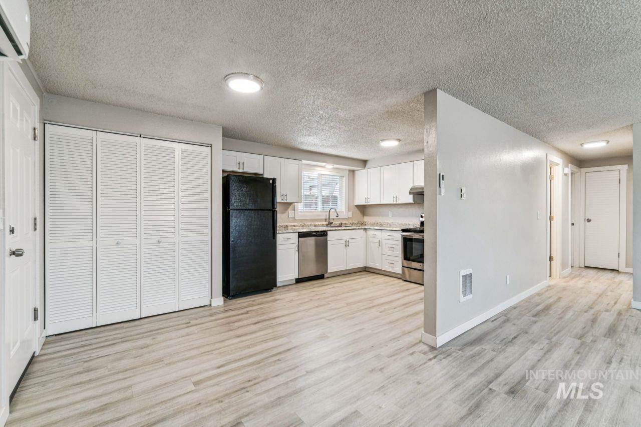 2105 Airport Ave, Caldwell, ID 83605