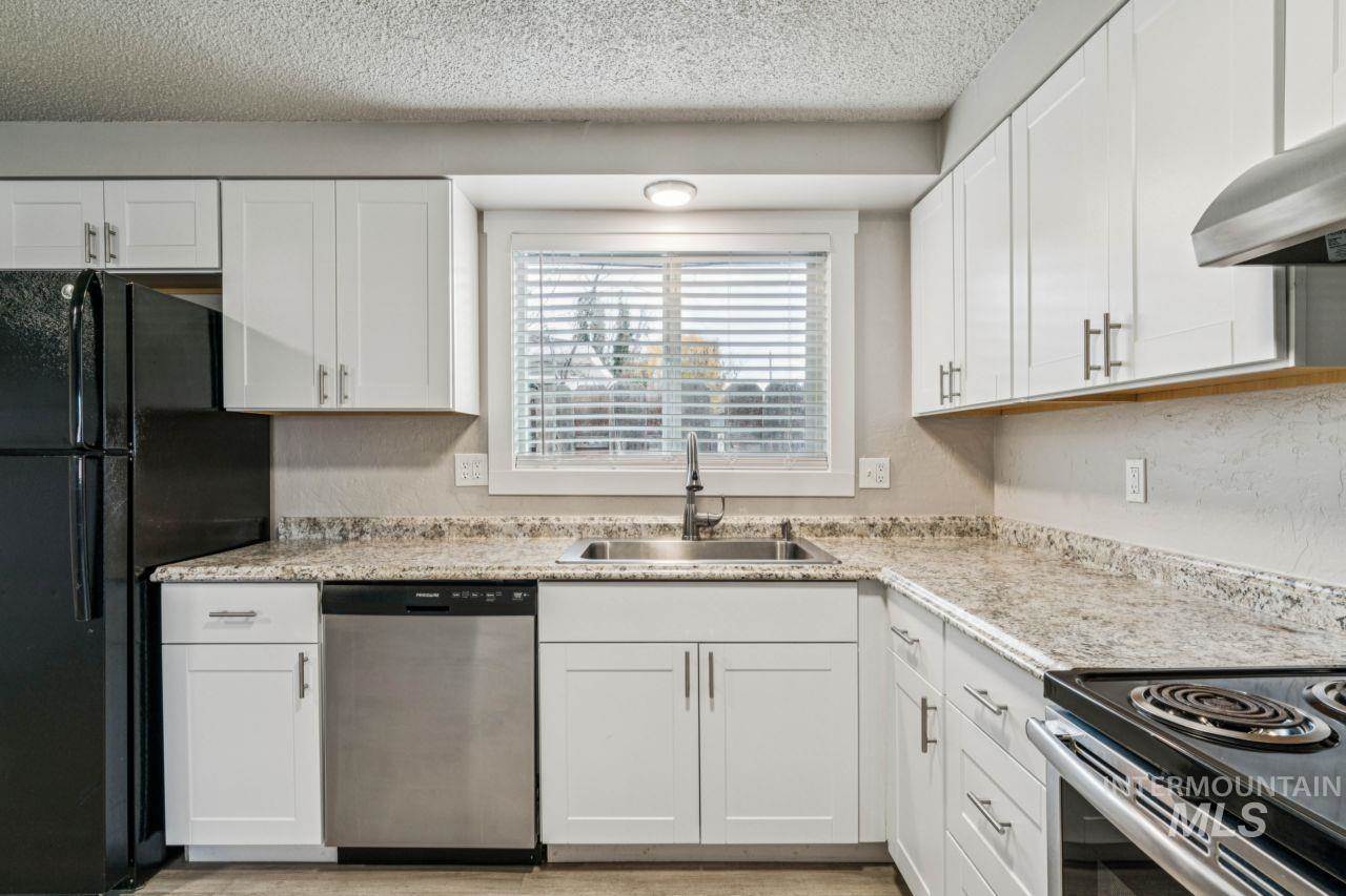 2105 Airport Ave, Caldwell, ID 83605