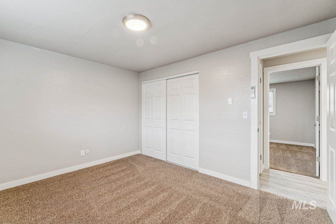 2105 Airport Ave, Caldwell, ID 83605