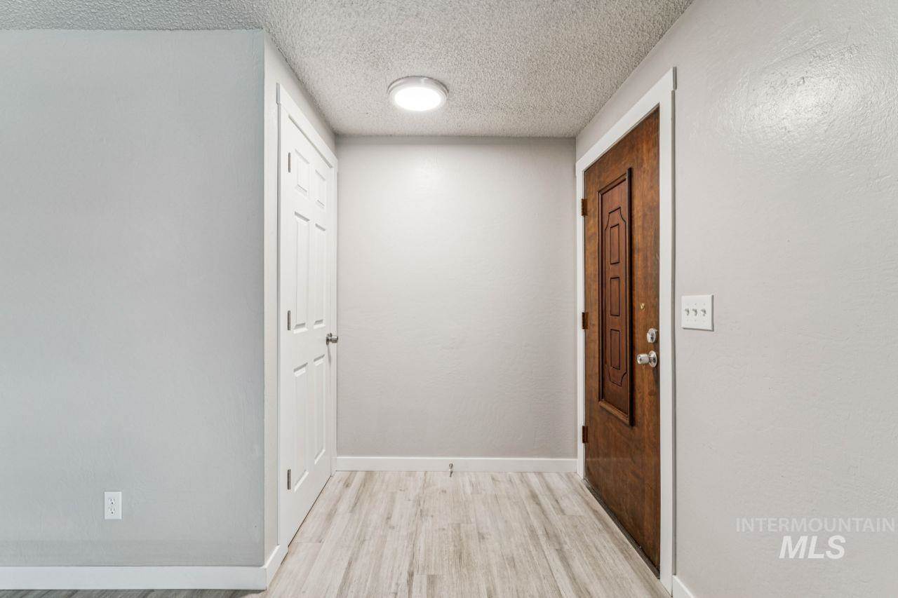 2105 Airport Ave, Caldwell, ID 83605