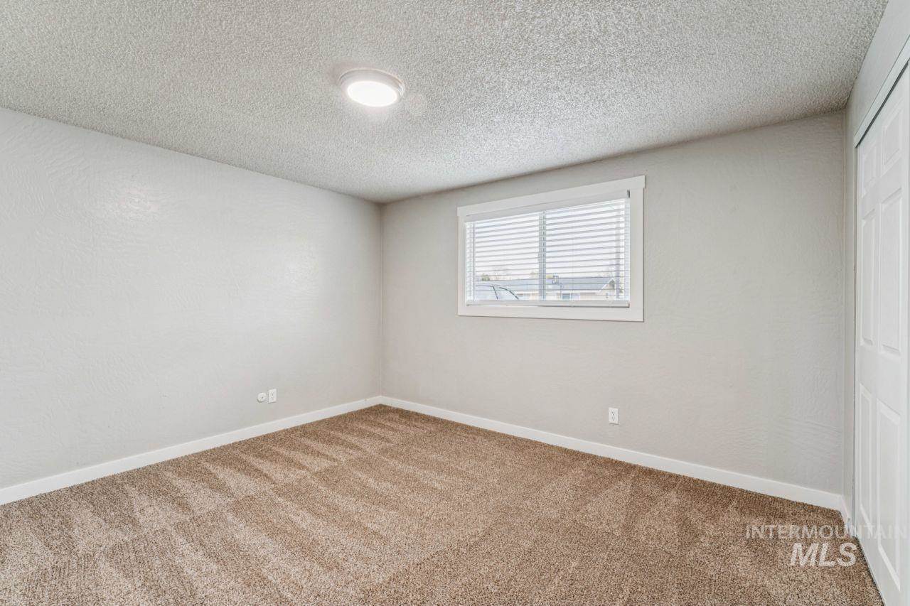 2105 Airport Ave, Caldwell, ID 83605