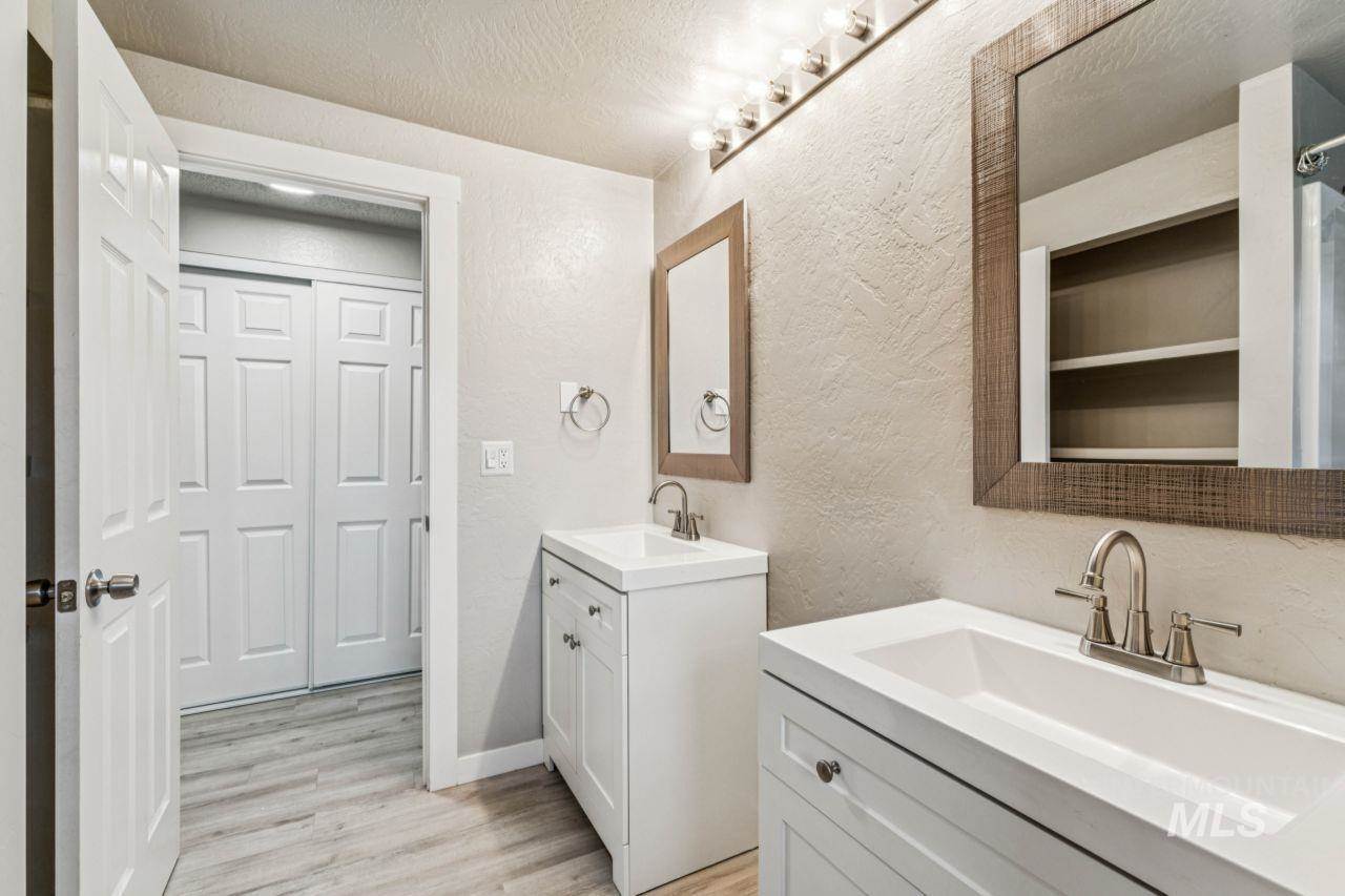 2105 Airport Ave, Caldwell, ID 83605