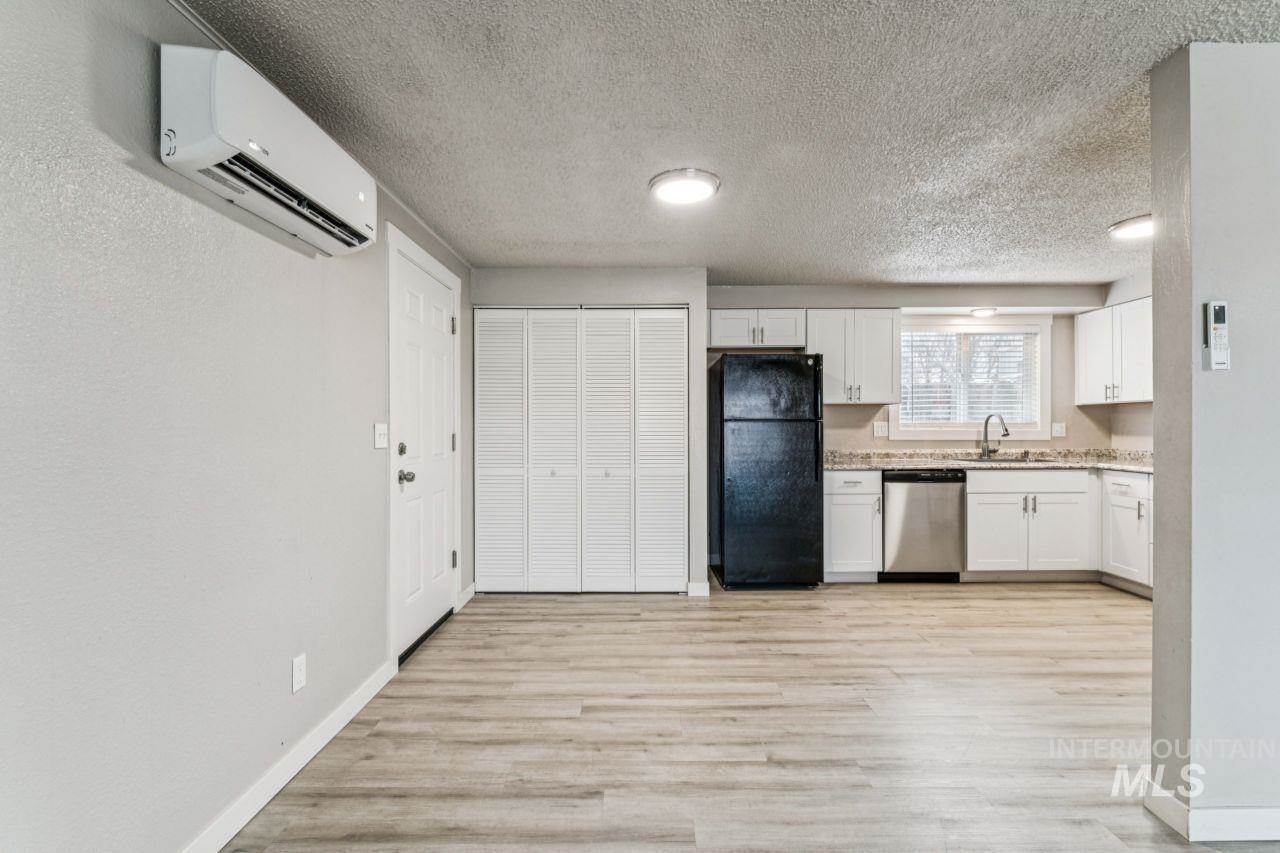 2105 Airport Ave, Caldwell, ID 83605