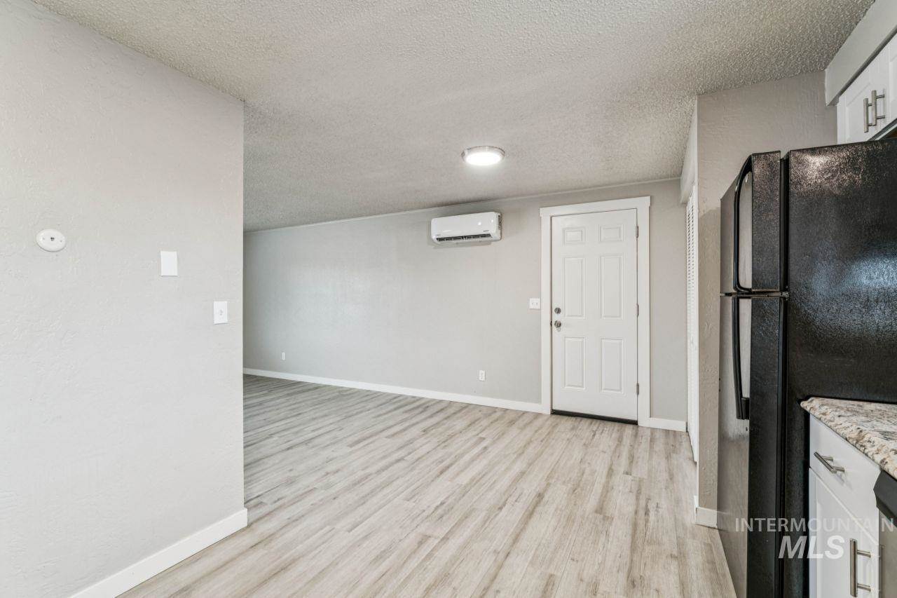 2105 Airport Ave, Caldwell, ID 83605