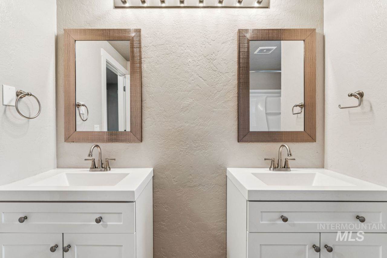 2105 Airport Ave, Caldwell, ID 83605