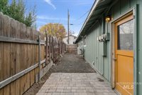 2105 Airport Ave, Caldwell, ID 83605