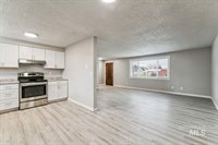 2105 Airport Ave, Caldwell, ID 83605