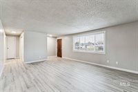 2105 Airport Ave, Caldwell, ID 83605