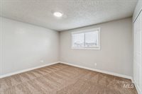 2105 Airport Ave, Caldwell, ID 83605