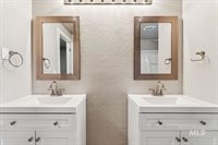 2105 Airport Ave, Caldwell, ID 83605