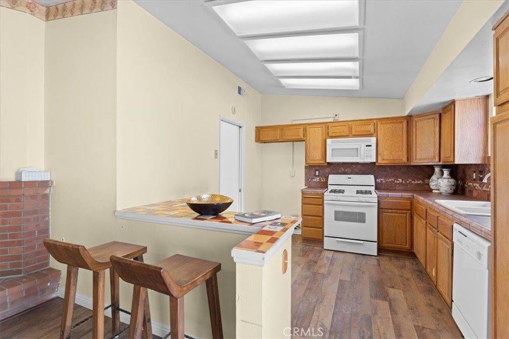 2037 West Avenue P8, Palmdale, CA 93551