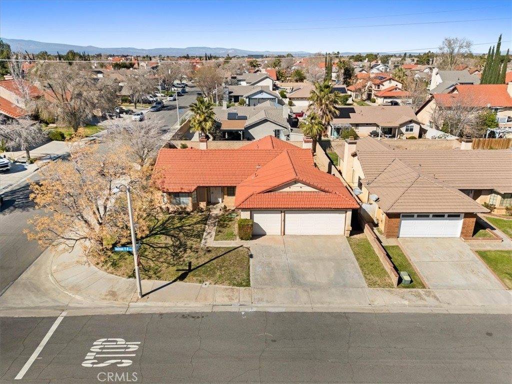 2037 West Avenue P8, Palmdale, CA 93551