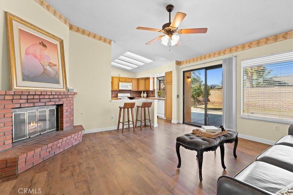 2037 West Avenue P8, Palmdale, CA 93551