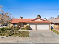 2037 West Avenue P8, Palmdale, CA 93551