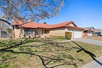 2037 West Avenue P8, Palmdale, CA 93551