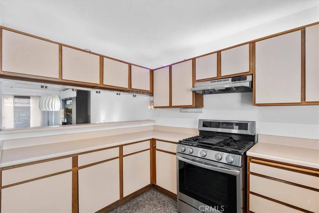 6036 Hazelhurst, North Hollywood, CA 91606