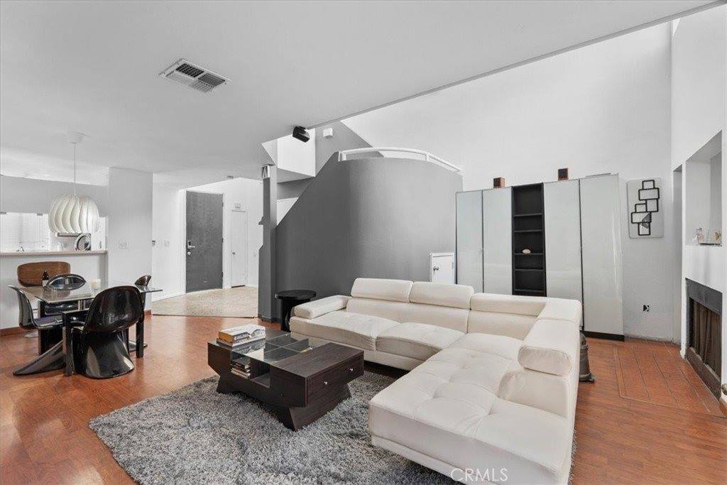 6036 Hazelhurst, North Hollywood, CA 91606