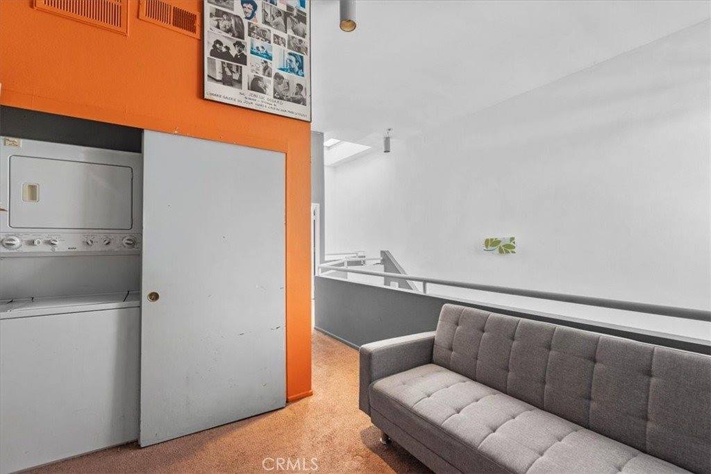 6036 Hazelhurst, North Hollywood, CA 91606