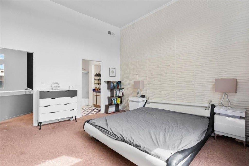 6036 Hazelhurst, North Hollywood, CA 91606