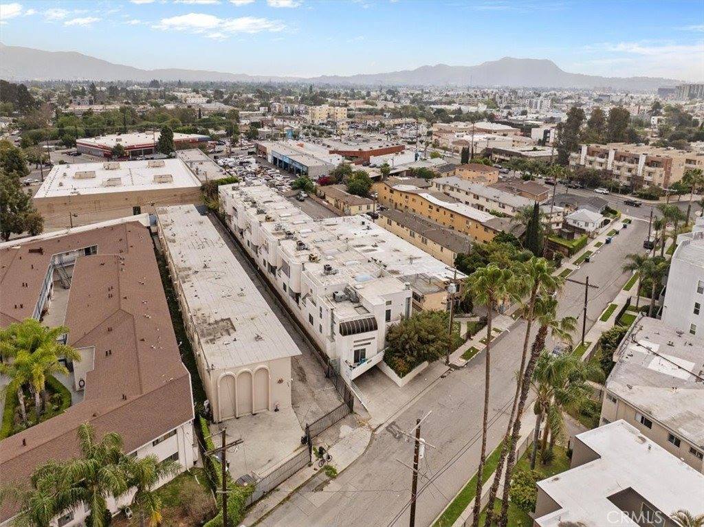 6036 Hazelhurst, North Hollywood, CA 91606