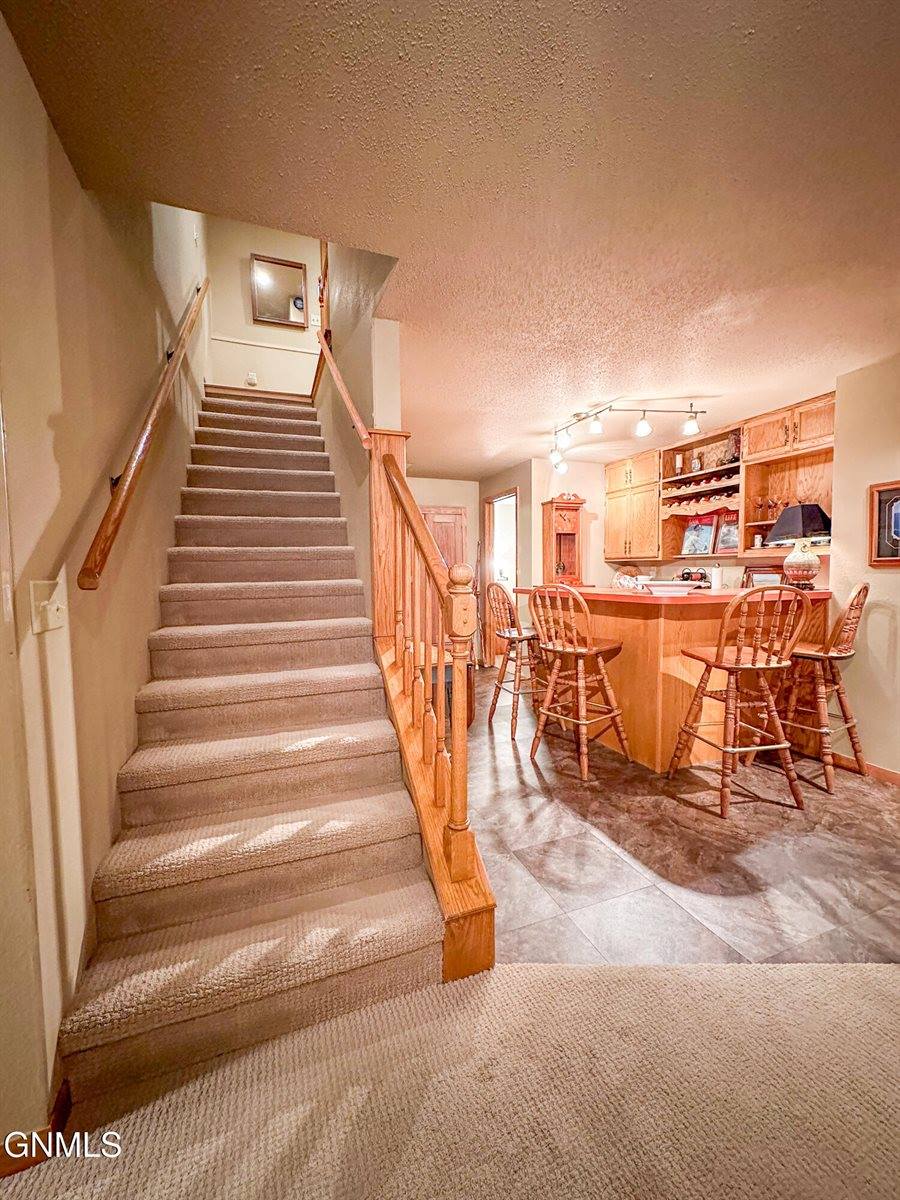 453 Brandon Drive, Bismarck, ND 58503