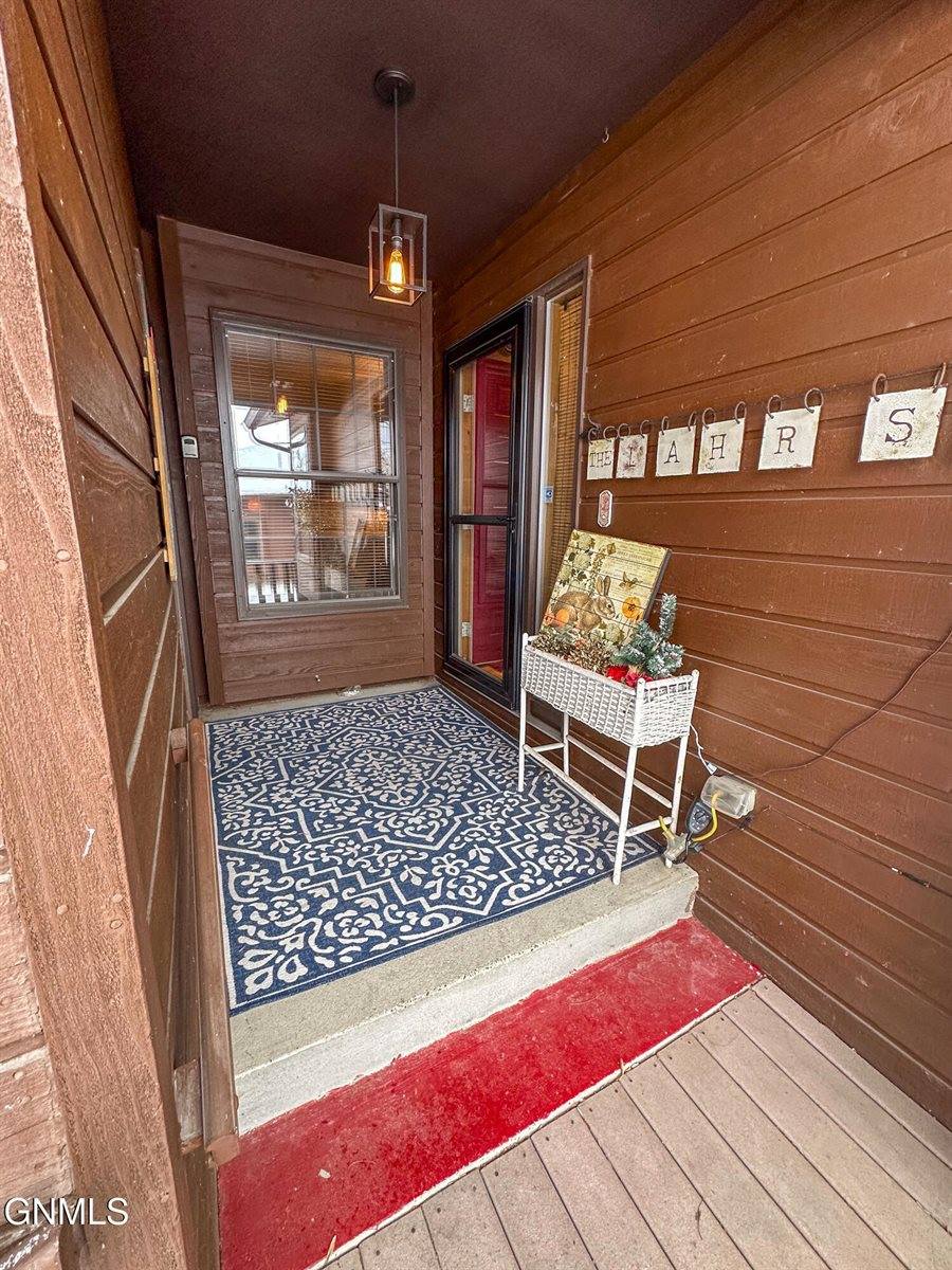 453 Brandon Drive, Bismarck, ND 58503