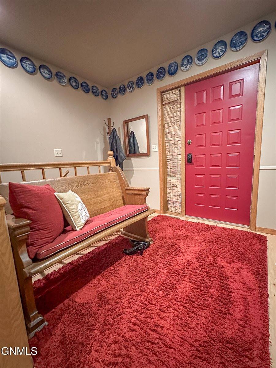 453 Brandon Drive, Bismarck, ND 58503