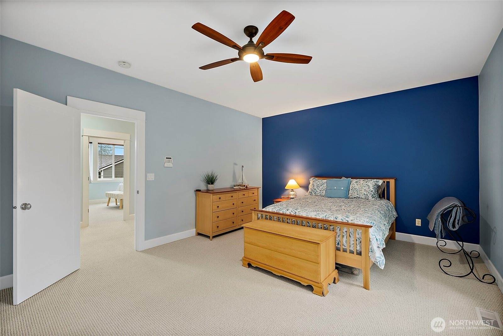 2712 Sunset Court, Steilacoom, WA 98388