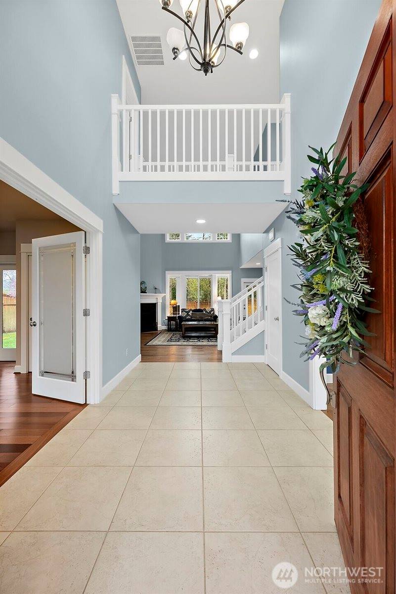 2712 Sunset Court, Steilacoom, WA 98388