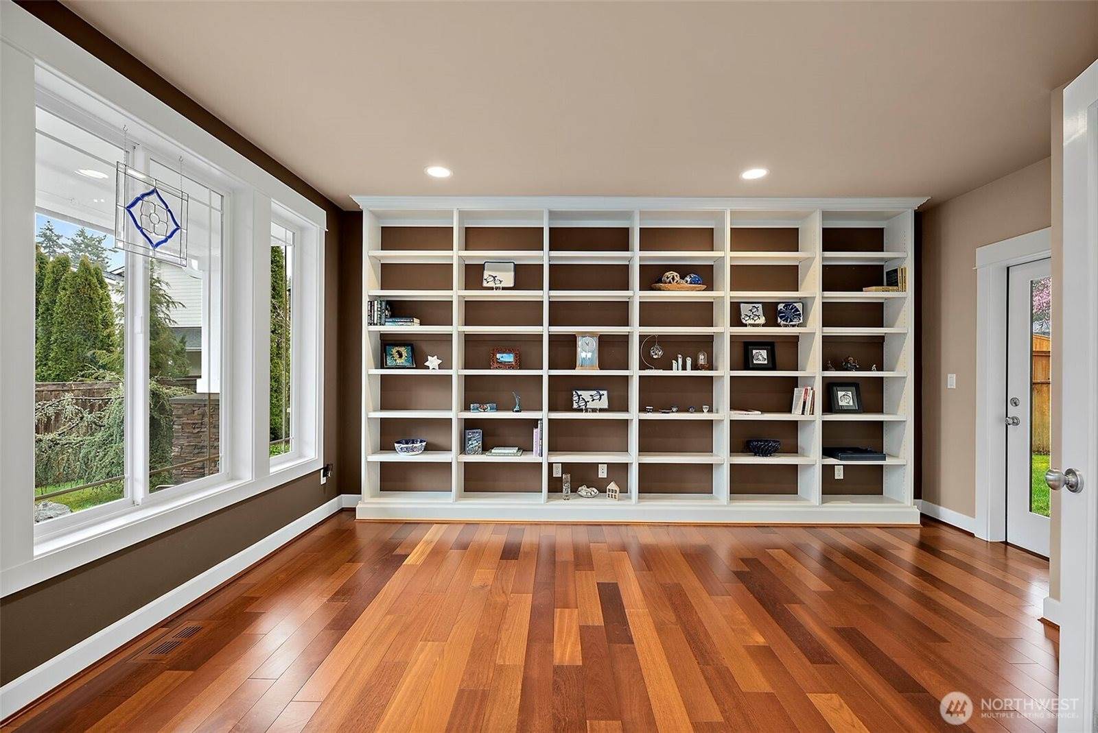 2712 Sunset Court, Steilacoom, WA 98388